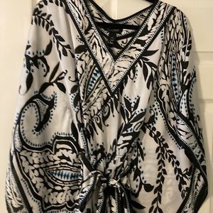 White House Black Market Kimono Print Blouse (Medium)